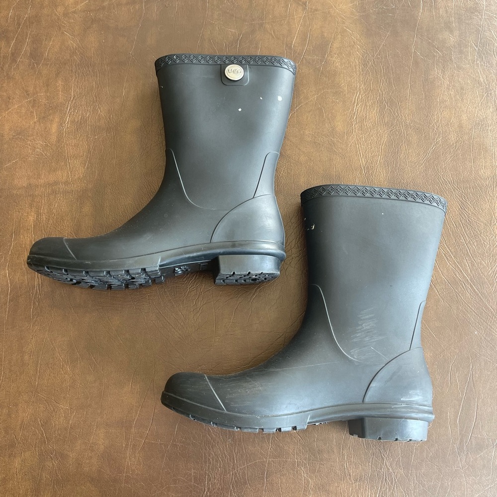 Ugg rain boots